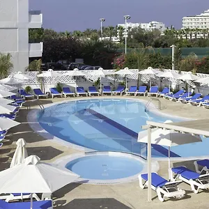 sun-n-blue-boutique-hotel.hotelsatayianapa.com/