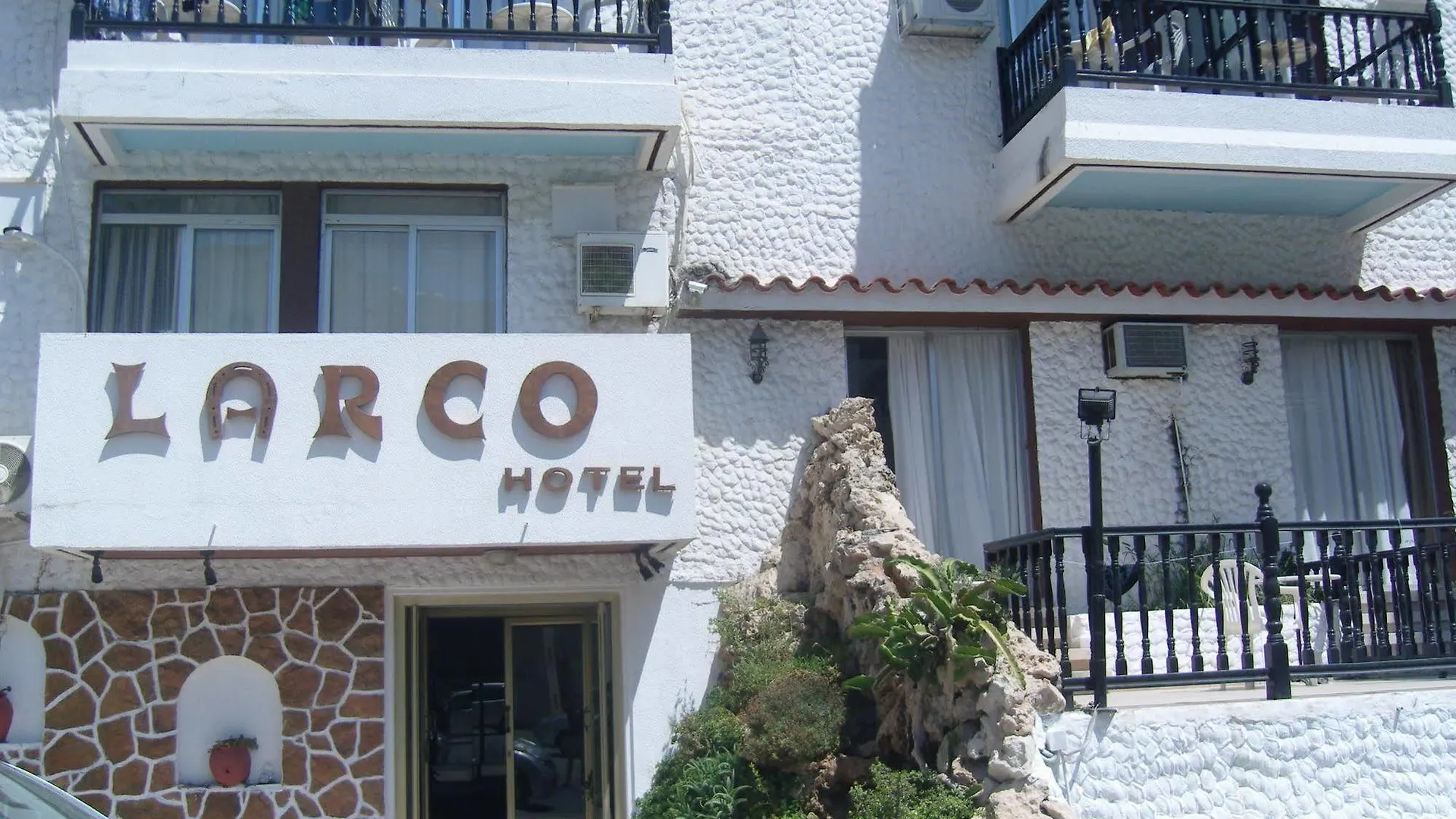 Hotel Best Western Plus Larco Larnaca 2*,